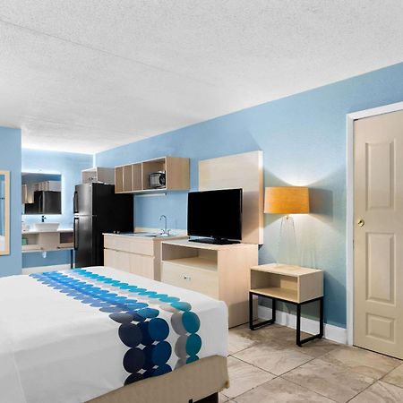 Suburban Studios By Choice Hotels - Award Winning - New 2024 - Walk To Eateries & Grocery - Ultra Sparkling - Garden Rooms - Designer Lighting & Right Off I-95 - Proudly An All American Managed Property Brunswick Bagian luar foto